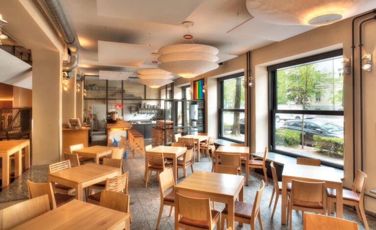 Das Cafe Regenbogen - Kleine aber feine Gay Bar in München