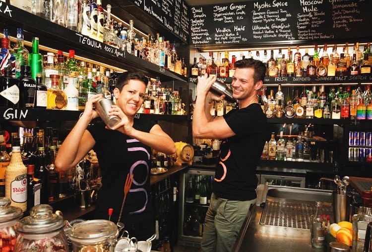 Die Iron Cocktail Lounge eine Gay Bar in Köln