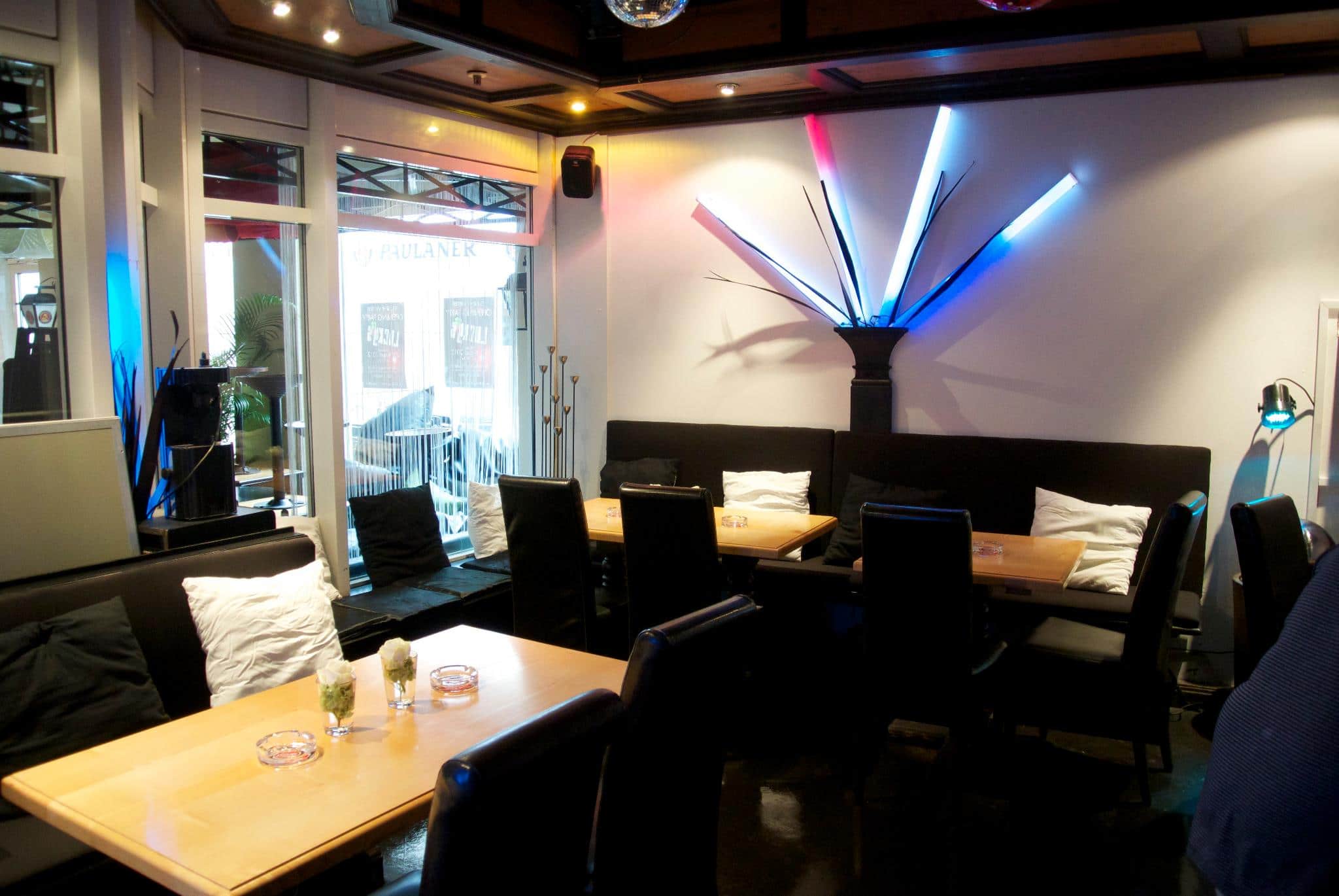 The Lucky's gay bar with theme parties and karaoke in Frankfurt