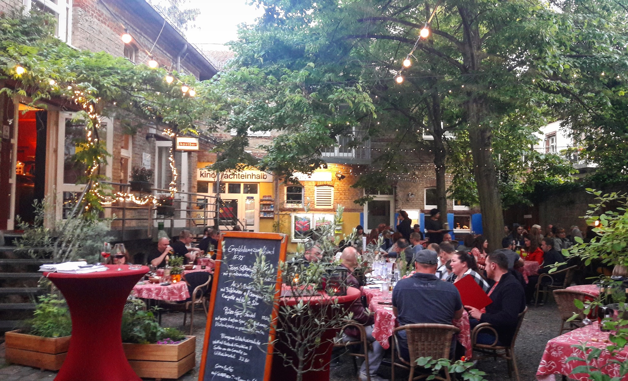 Das Café Kostbar eine Gay Bar in Saarbrücken